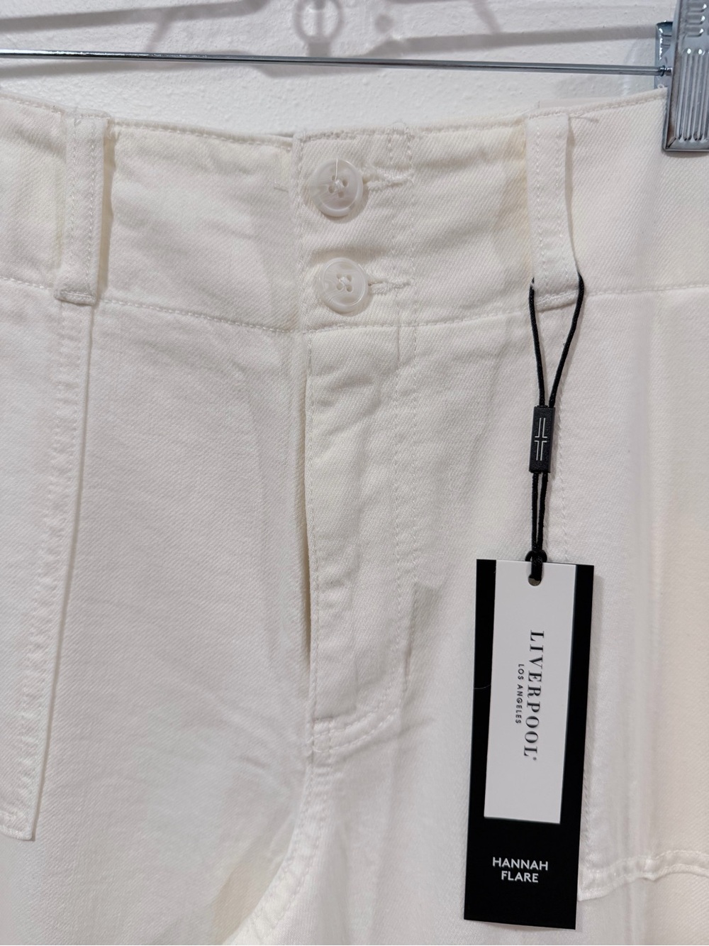 Liverpool Hannah Flare Women’s Pants in Off-White